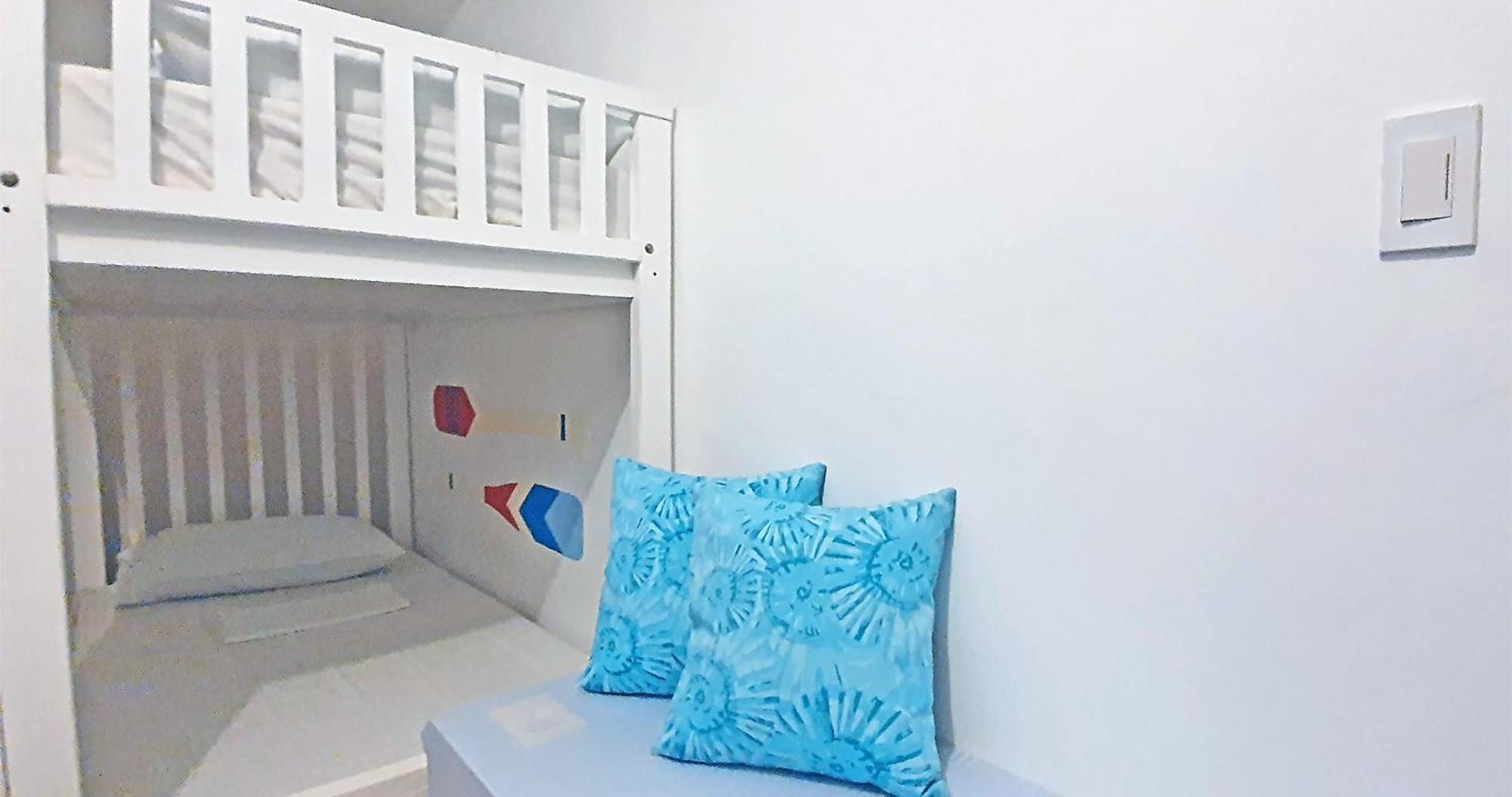 Casa Almarenzo Bed & Breakfast Bolinao Exteriör bild