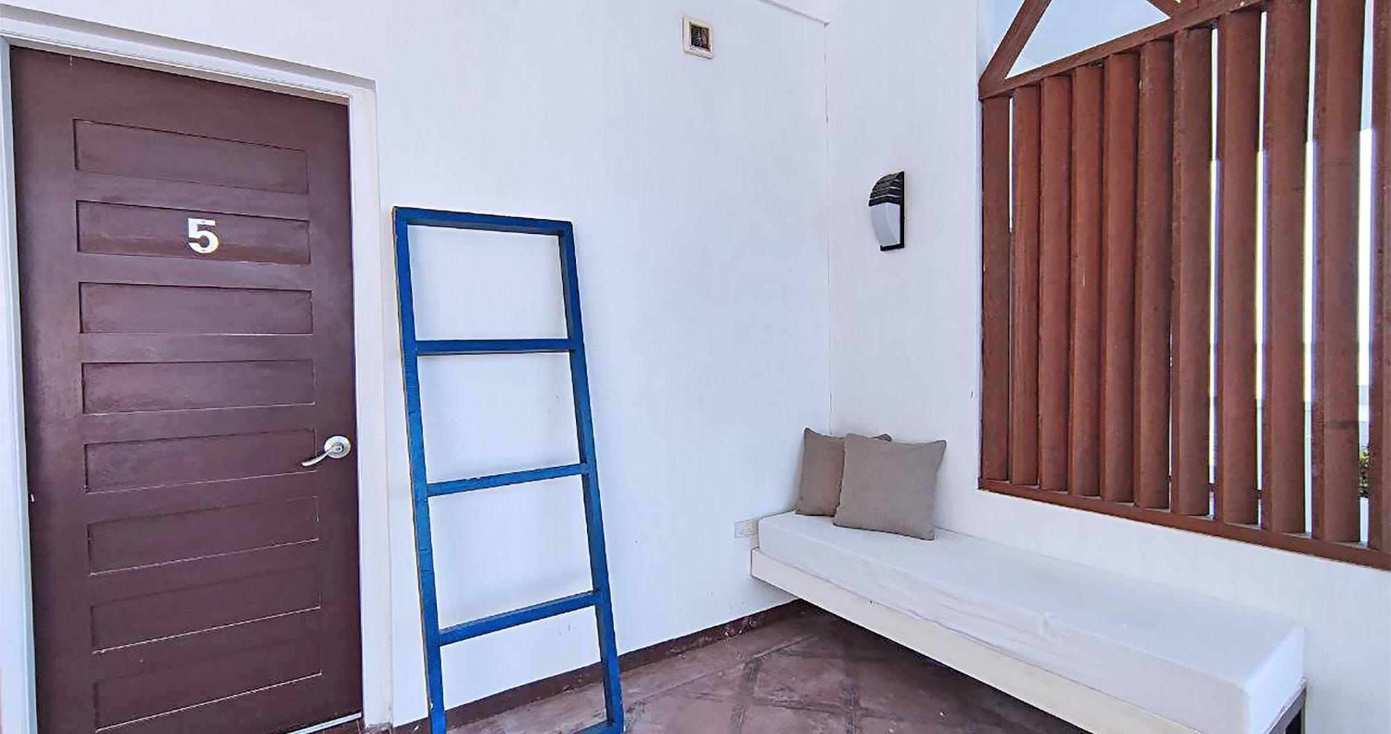 Casa Almarenzo Bed & Breakfast Bolinao Exteriör bild